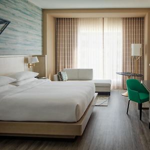 Standard Guest room 1 King City view Hearing Accessible